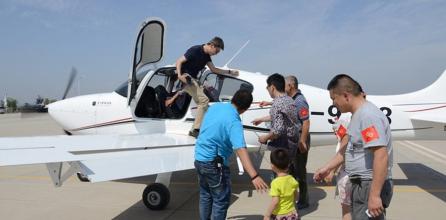 说明: 飞行体验1.jpg